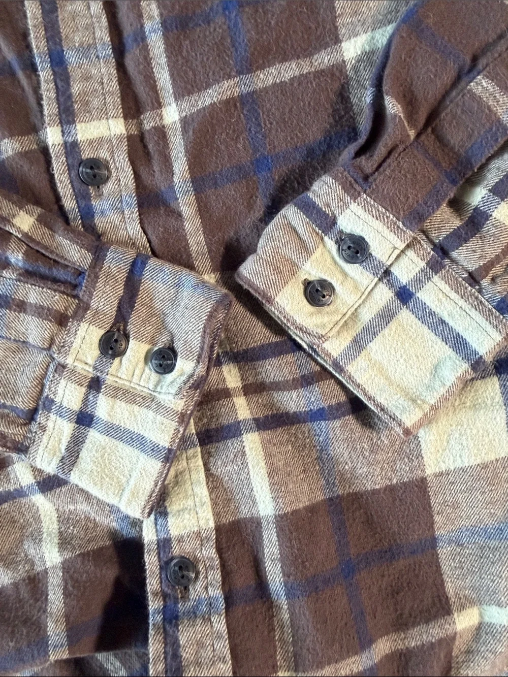 Levi's Men's Brown, seafoam green & Blue Plaid Button-Up Shirt Sz medium fall
